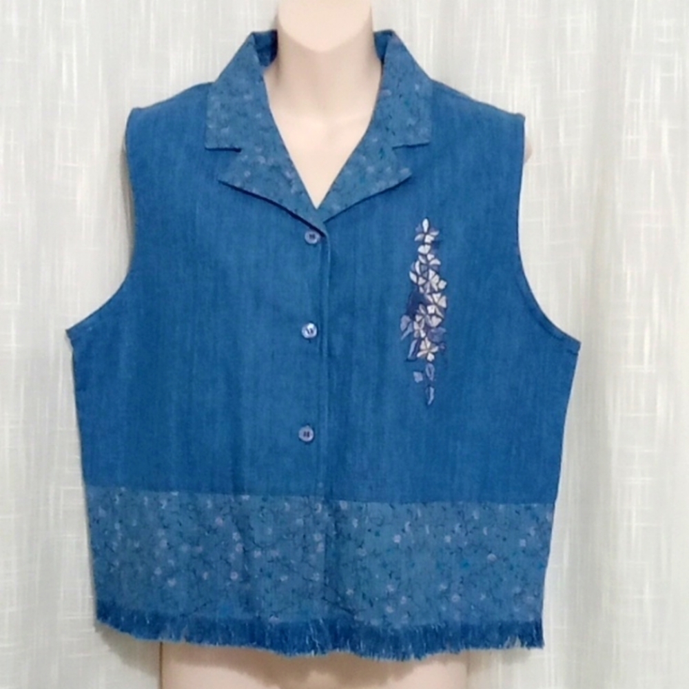 🔵BOGO FREE🔵 220 Hickory Chambray Floral Vest Top Sz M